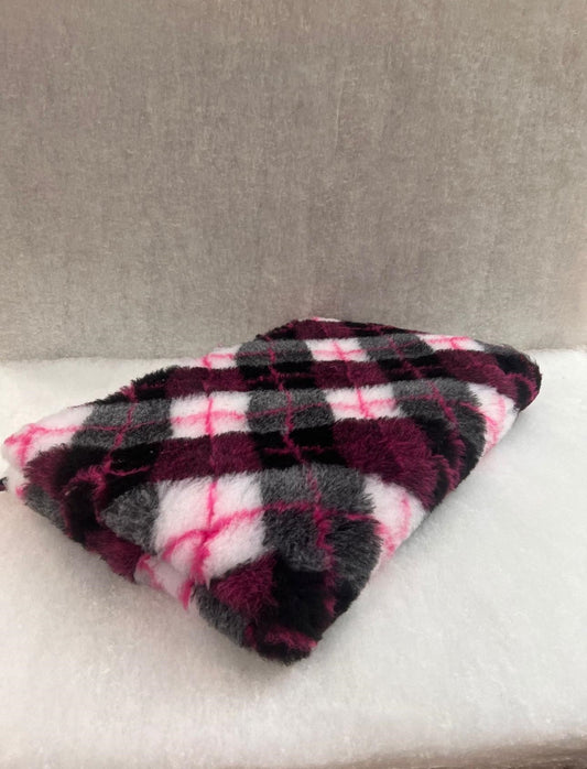 burgandy tartan Vet Bedding 1mt x 1.5 Mtr